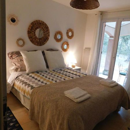 Chez Marie Bed & Breakfast Régusse Dış mekan fotoğraf