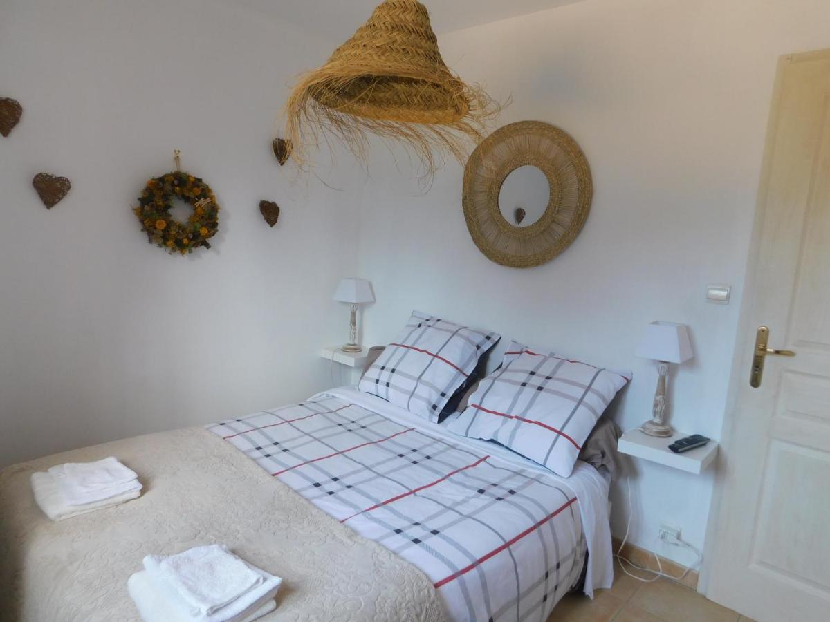 Chez Marie Bed & Breakfast Régusse Dış mekan fotoğraf