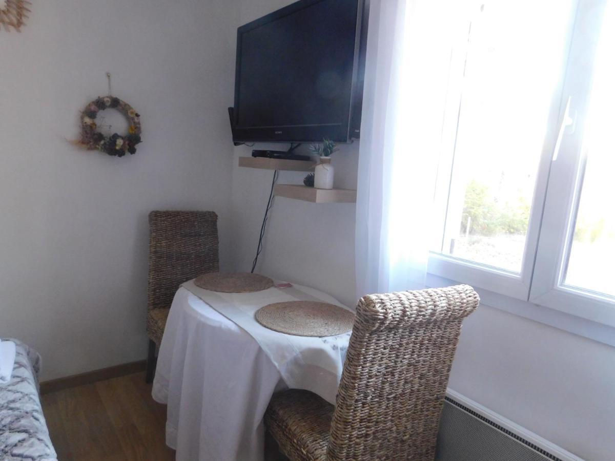 Chez Marie Bed & Breakfast Régusse Dış mekan fotoğraf