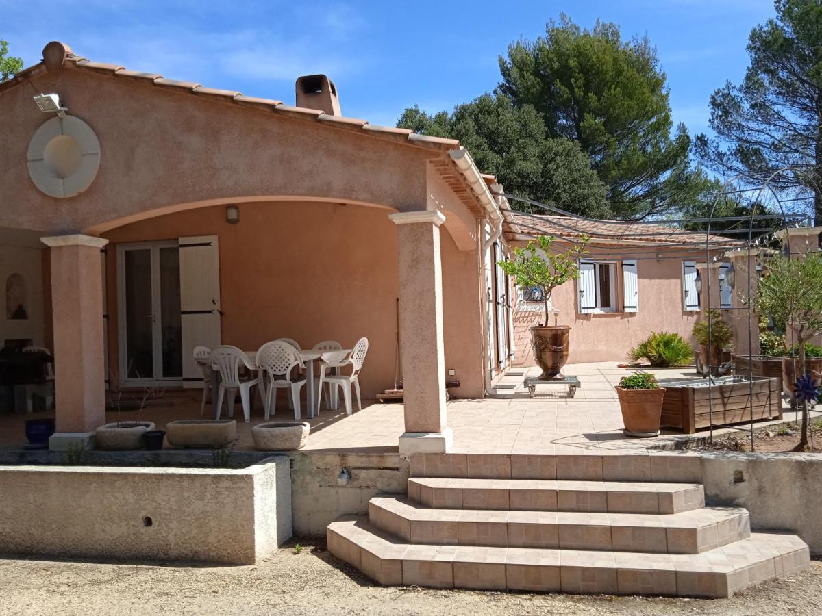 Chez Marie Bed & Breakfast Régusse Dış mekan fotoğraf